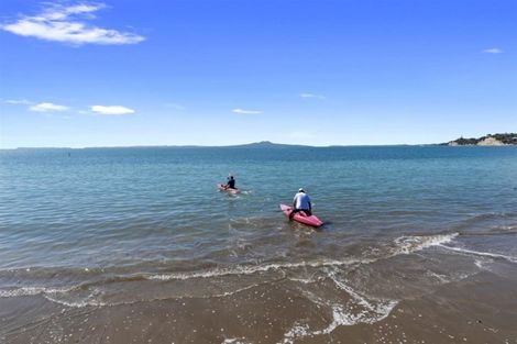 Photo of property in 2/31 Manly Esplanade, Browns Bay, Auckland, 0630