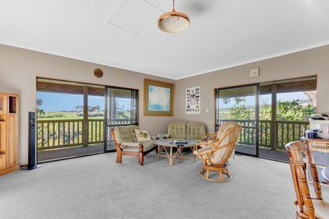 Photo of property in 27 Donnelly Street, Oakura, 4314