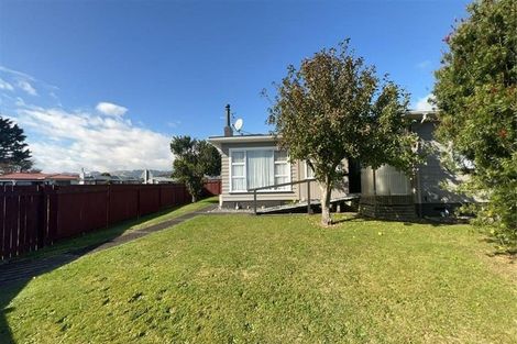 Photo of property in 1 Balmoral Street, Levin, 5510