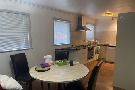 Photo of property in 385 Wairau Road, Totara Vale, Auckland, 0629