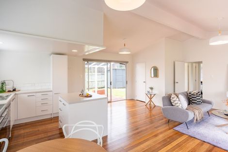 Photo of property in 23 Greenaway Road, Waikanae, 5036