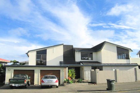 Photo of property in 2 Alfred Street, Westshore, Napier, 4110