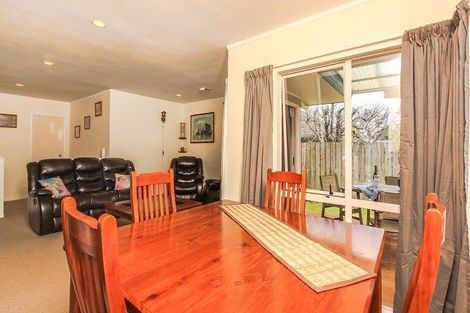 Photo of property in 2/49 Fortunes Road, Half Moon Bay, Auckland, 2012
