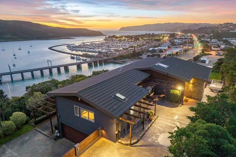 Photo of property in 62 Kiriwai Road, Paremata, Porirua, 5024