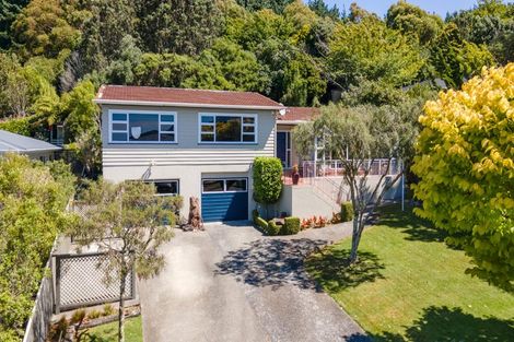 Photo of property in 39 Sunrise Boulevard, Tawa, Wellington, 5028