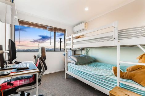 Photo of property in 2 Wharara Lane, Massey, Auckland, 0614