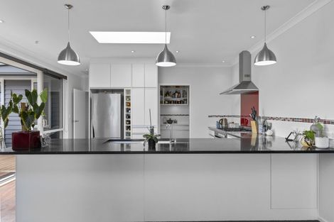 Photo of property in 7 Magnolia Rise, Waipahihi, Taupo, 3330