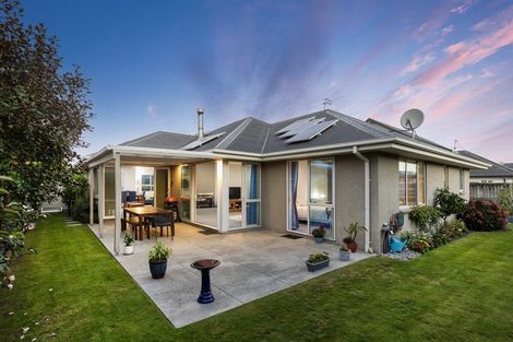 Photo of property in 35 Brookfield Drive, Northwood, Christchurch, 8051