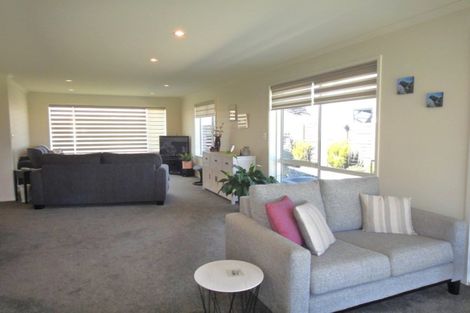 Photo of property in 6 Ara Kahika Lane, One Tree Point, 0118