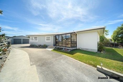 Photo of property in 84 Apollo Parade, Milson, Palmerston North, 4414