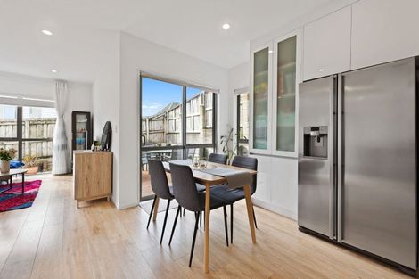 Photo of property in 142c Prince Regent Drive, Half Moon Bay, Auckland, 2012