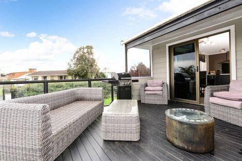 Photo of property in 3 Jasmine Avenue, Dinsdale, Hamilton, 3204