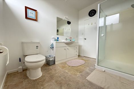 Photo of property in 17 Whitford Road, Howick, Auckland, 2014