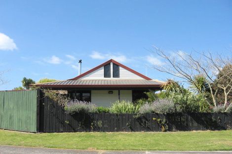 Photo of property in 9 Hayley Grove, Papamoa Beach, Papamoa, 3118