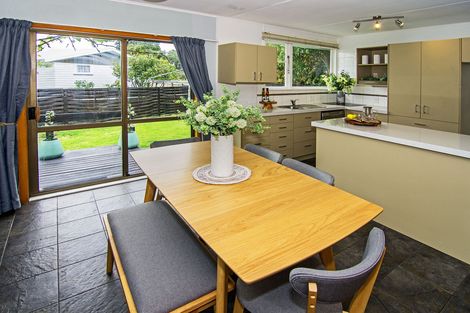 Photo of property in 12 Madden Place, Solway, Masterton, 5810