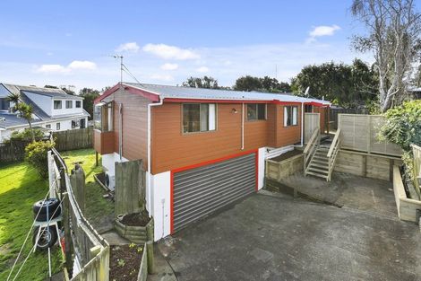 Photo of property in 2/20 Saint Annes Crescent, Wattle Downs, Auckland, 2103