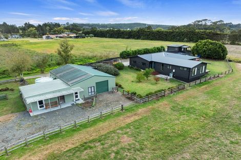 Photo of property in 216 Riverhead Road, Kumeu, 0892
