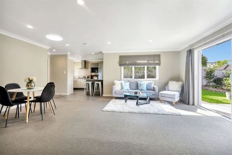 Photo of property in 10 Nirmal Place, Sunnyvale, Auckland, 0612