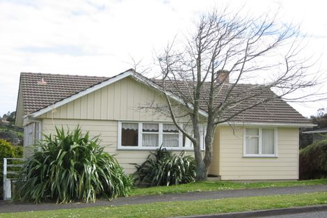 Photo of property in 4 Marton Place, Marfell, New Plymouth, 4310