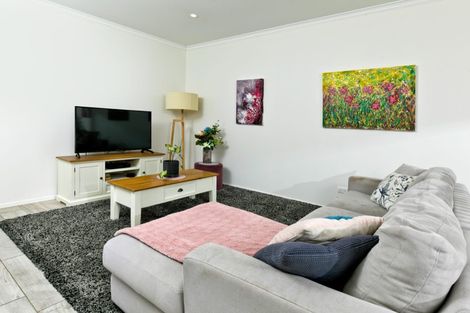 Photo of property in 11 Boardwalk Rise, Long Bay, Auckland, 0630