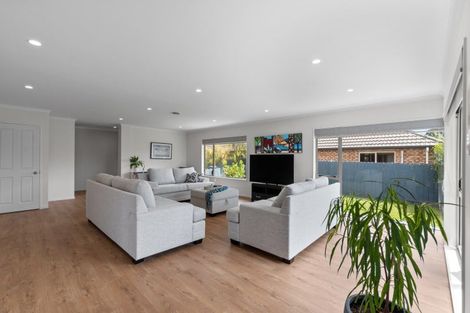 Photo of property in 26 Nanleen Rise, Manurewa, Auckland, 2105