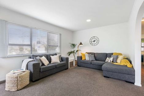 Photo of property in 2/181 Rangatira Road, Beach Haven, Auckland, 0626