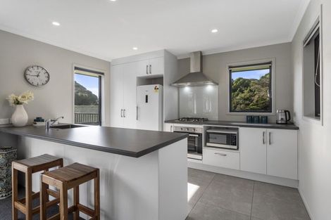 Photo of property in 16 Tradewinds Drive, Whitby, Porirua, 5024