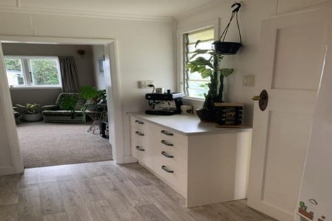 Photo of property in 1 Frood Street, Bulls, 4818