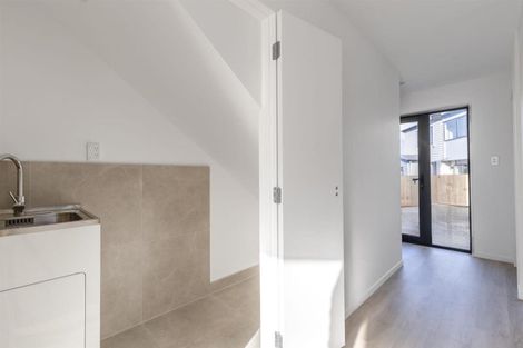 Photo of property in 62 Peninsula Road, Mangere, Auckland, 2022