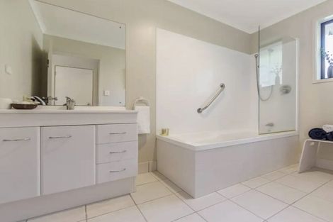 Photo of property in 6 Robinia Place, Snells Beach, 0920