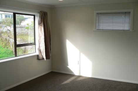 Photo of property in 24 Taylor Terrace, Tawa, Wellington, 5028