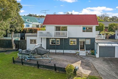 Photo of property in 2/109 Oaktree Avenue, Browns Bay, Auckland, 0630