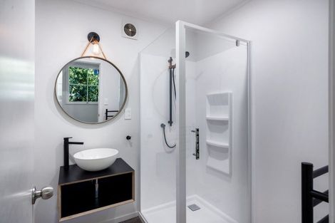 Photo of property in 35 Burns Road, Hospital Hill, Napier, 4110