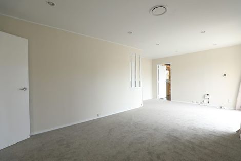 Photo of property in 118 Glenmore Road, Sunnyhills, Auckland, 2010
