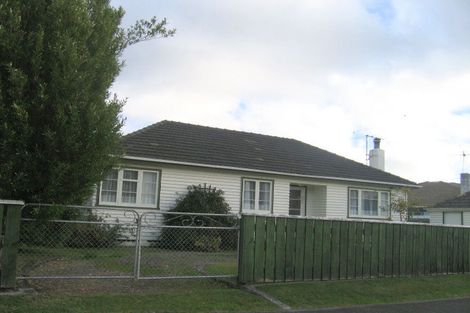 Photo of property in 28 Poole Crescent, Wainuiomata, Lower Hutt, 5014