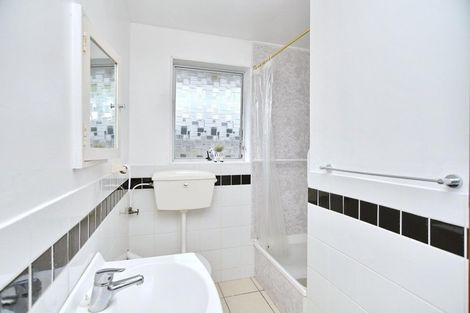 Photo of property in 2/4 Valecrest Avenue, Parklands, Christchurch, 8083