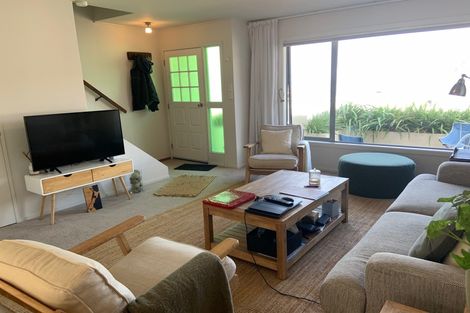 Photo of property in 3/222 The Esplanade, Island Bay, Wellington, 6023