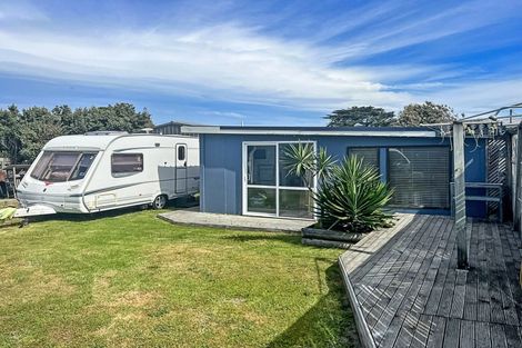 Photo of property in 13 Koputara Road, Himatangi Beach, Foxton, 4891