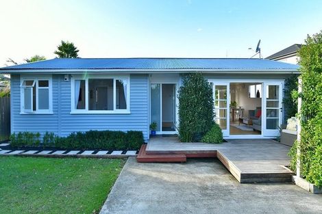 Photo of property in 57 Rosedale Road, Pinehill, Auckland, 0632