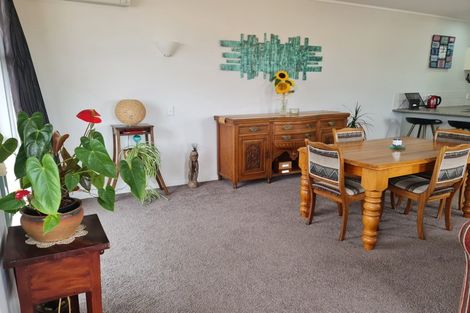 Photo of property in Maddison Apartments, 2/6e Queen Street, Palmerston North, 4410