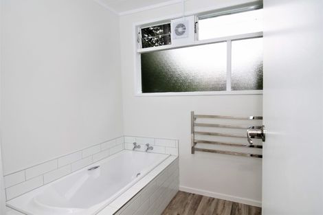 Photo of property in 23b Hill Road, Hillpark, Auckland, 2102