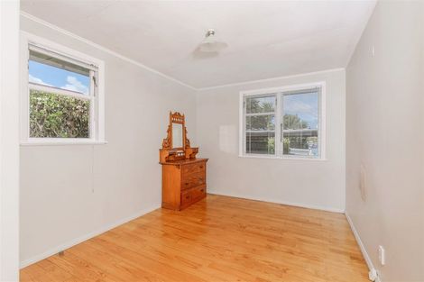 Photo of property in 1/11 St Leonards Road, Kelston, Auckland, 0602