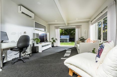 Photo of property in 24 Muritai Road, Milford, Auckland, 0620