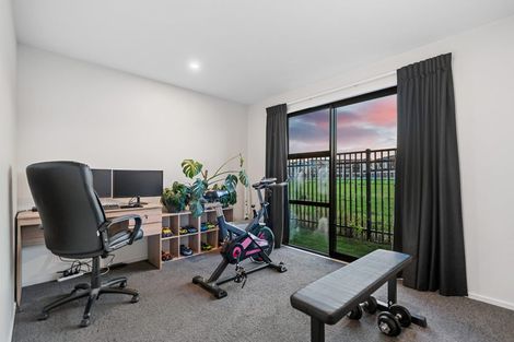 Photo of property in 71 Manakura Street, Russley, Christchurch, 8042