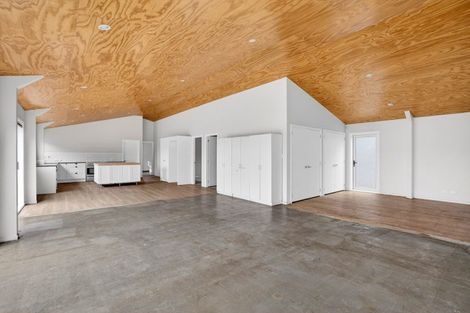 Photo of property in 61 Boord Crescent, Kumeu, 0891