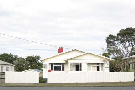 Photo of property in 22 Ngaio Street, Strandon, New Plymouth, 4312