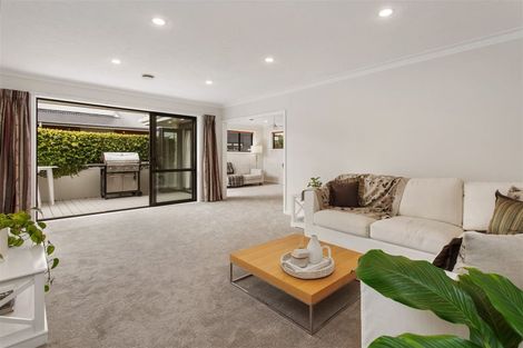 Photo of property in 1/12 Gleneagles Terrace, Ilam, Christchurch, 8053