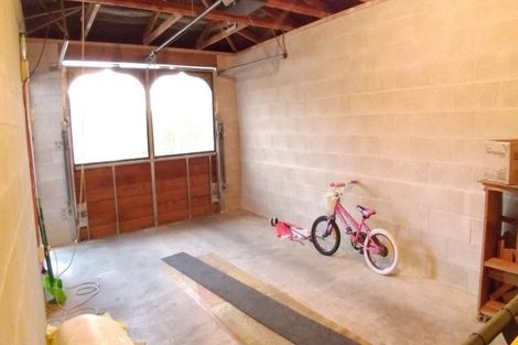 Photo of property in 2/9 Seaton Road, Murrays Bay, Auckland, 0630