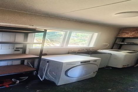 Photo of property in 120 Nicholson Road, Khandallah, Wellington, 6035