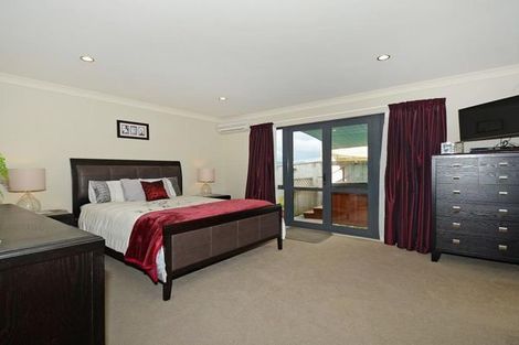 Photo of property in 15 Riverstone Drive, Riverstone Terraces, Upper Hutt, 5018